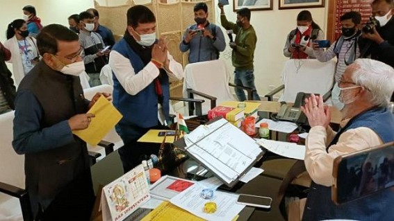 Tripura BJP Crisis: Two Heavyweight BJP MLAs resigned from Party and Posts, left for Delhi Tripura BJP Crisis: Two Heavyweight BJP MLAs resigned from Party and Posts, left for Delhi